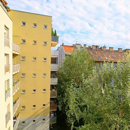 Apartment Marton Estate 2 People Airco Free Parking Budapest